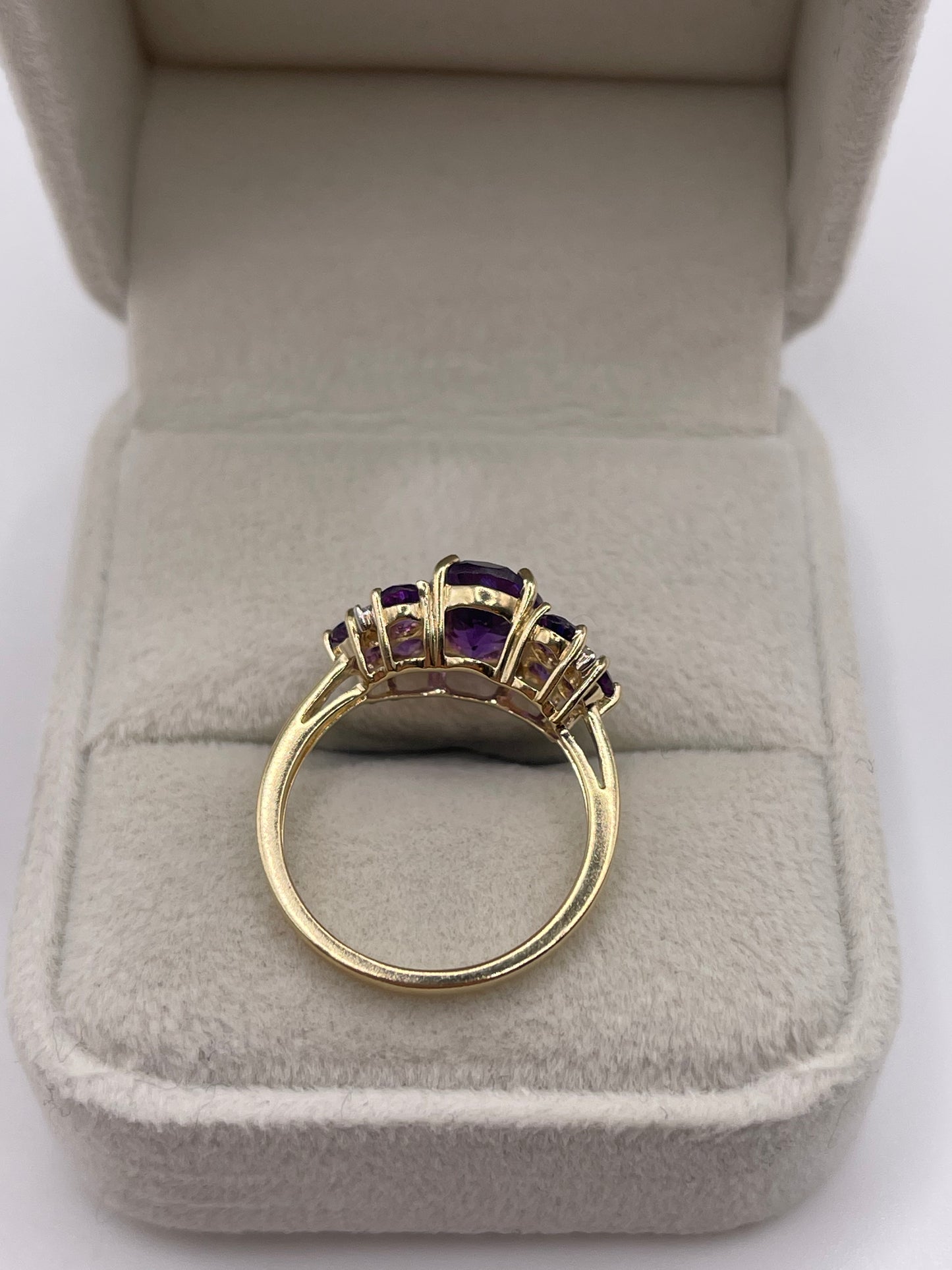 9ct gold amethyst and diamond ring