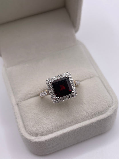9ct gold garnet and diamond ring
