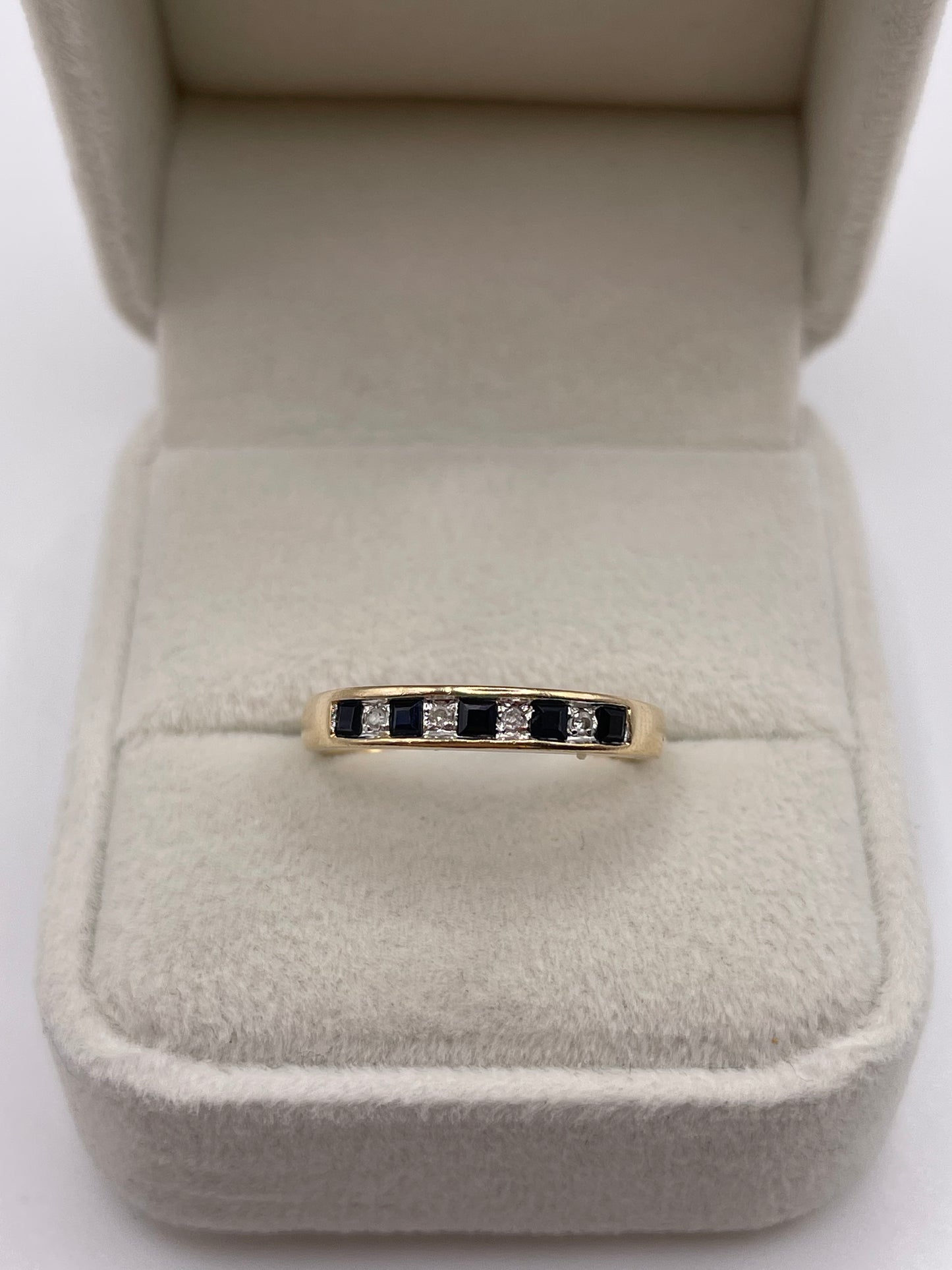 9ct gold sapphire and diamond ring