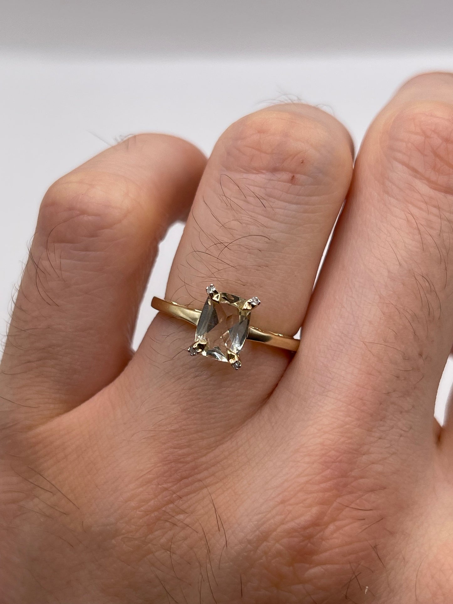 9ct gold quartz and diamond ring