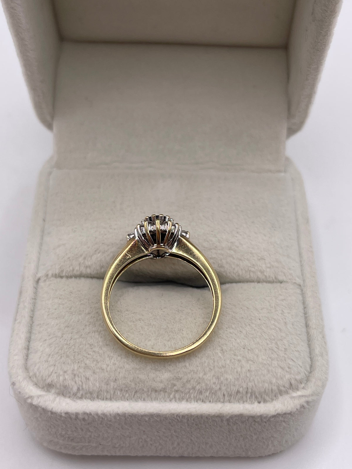 9ct gold sapphire and diamond ring