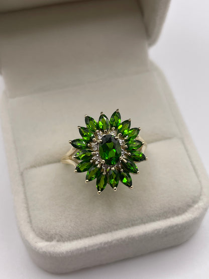 9ct gold diopside and diamond cluster ring