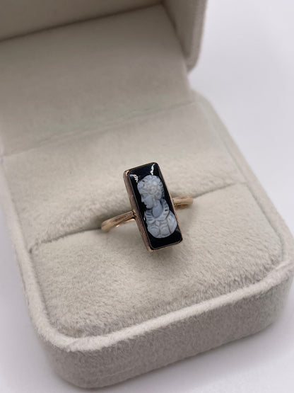 Antique 9ct rose gold cameo ring