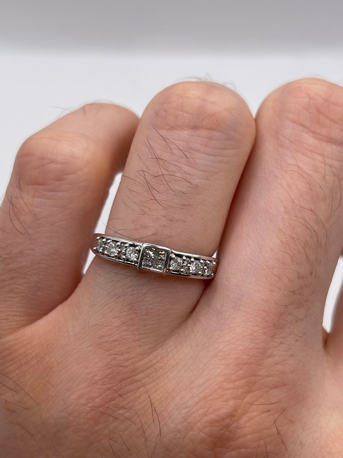 9ct white gold diamond cluster ring