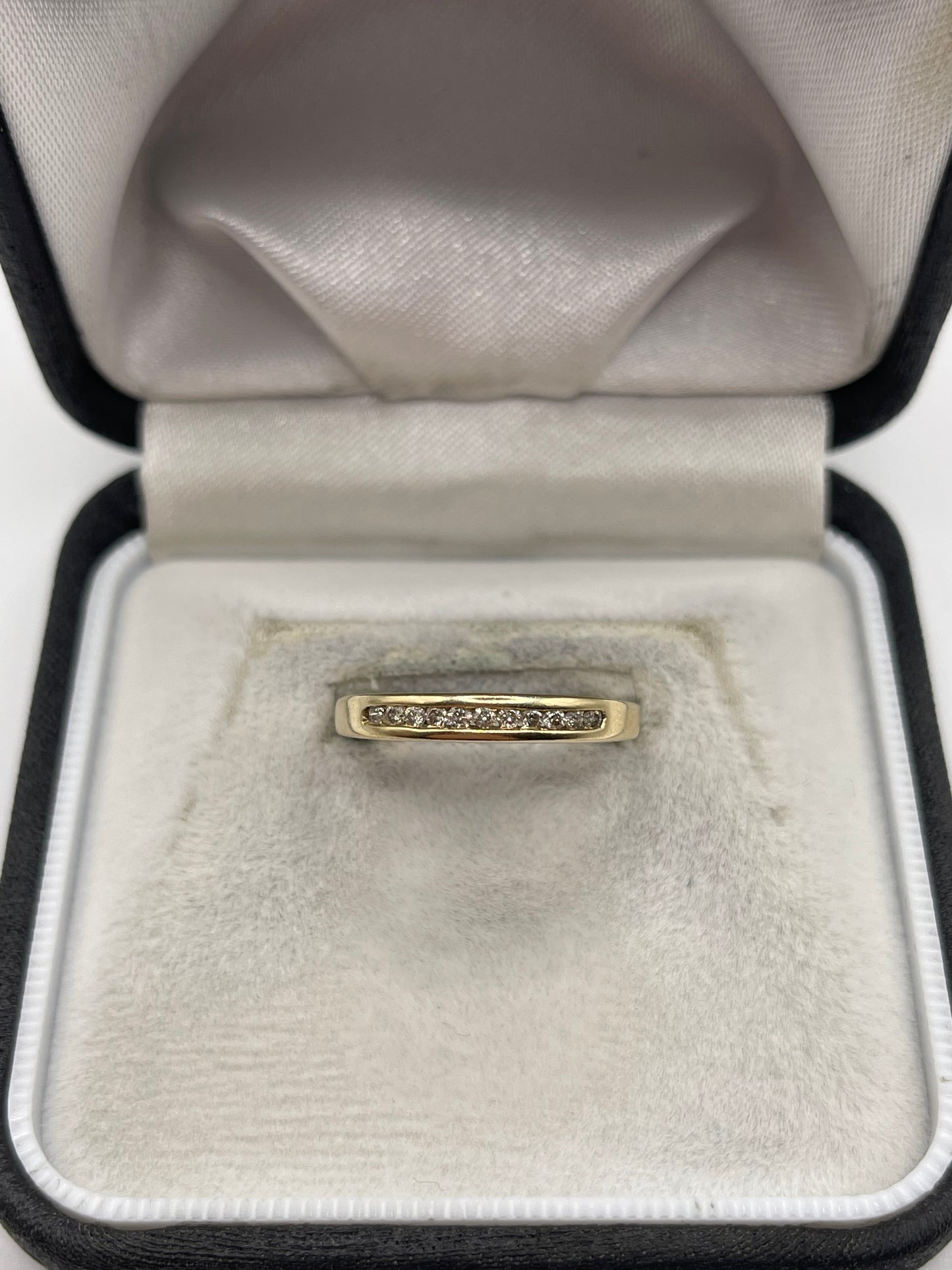 9ct gold diamond ring