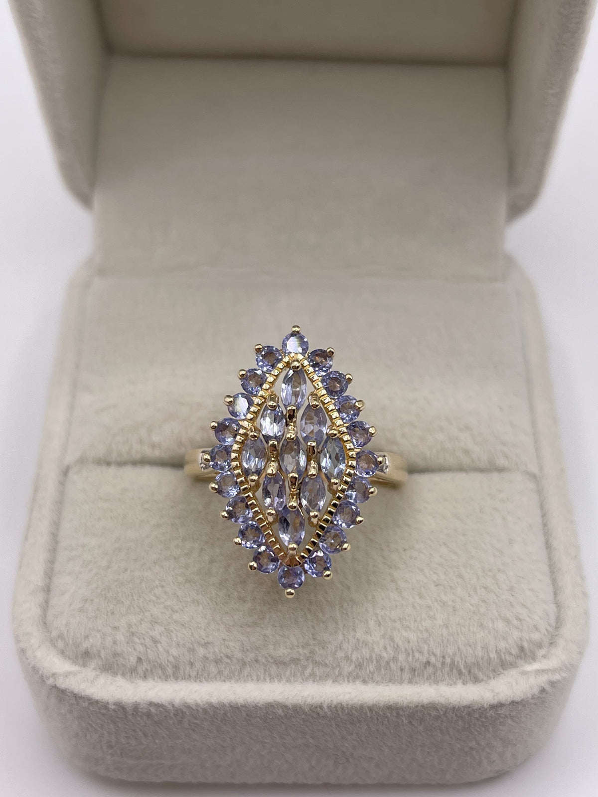 9ct gold tanzanite and diamond ring