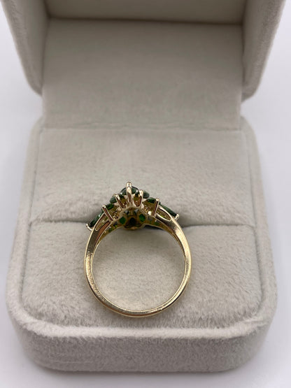 9ct gold diopside and diamond ring