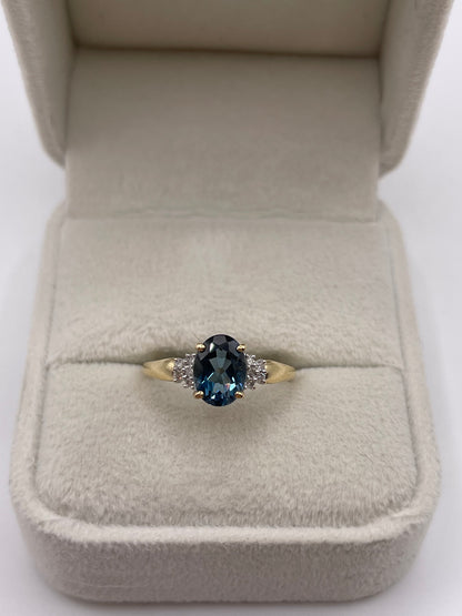9ct gold London blue topaz and diamond ring