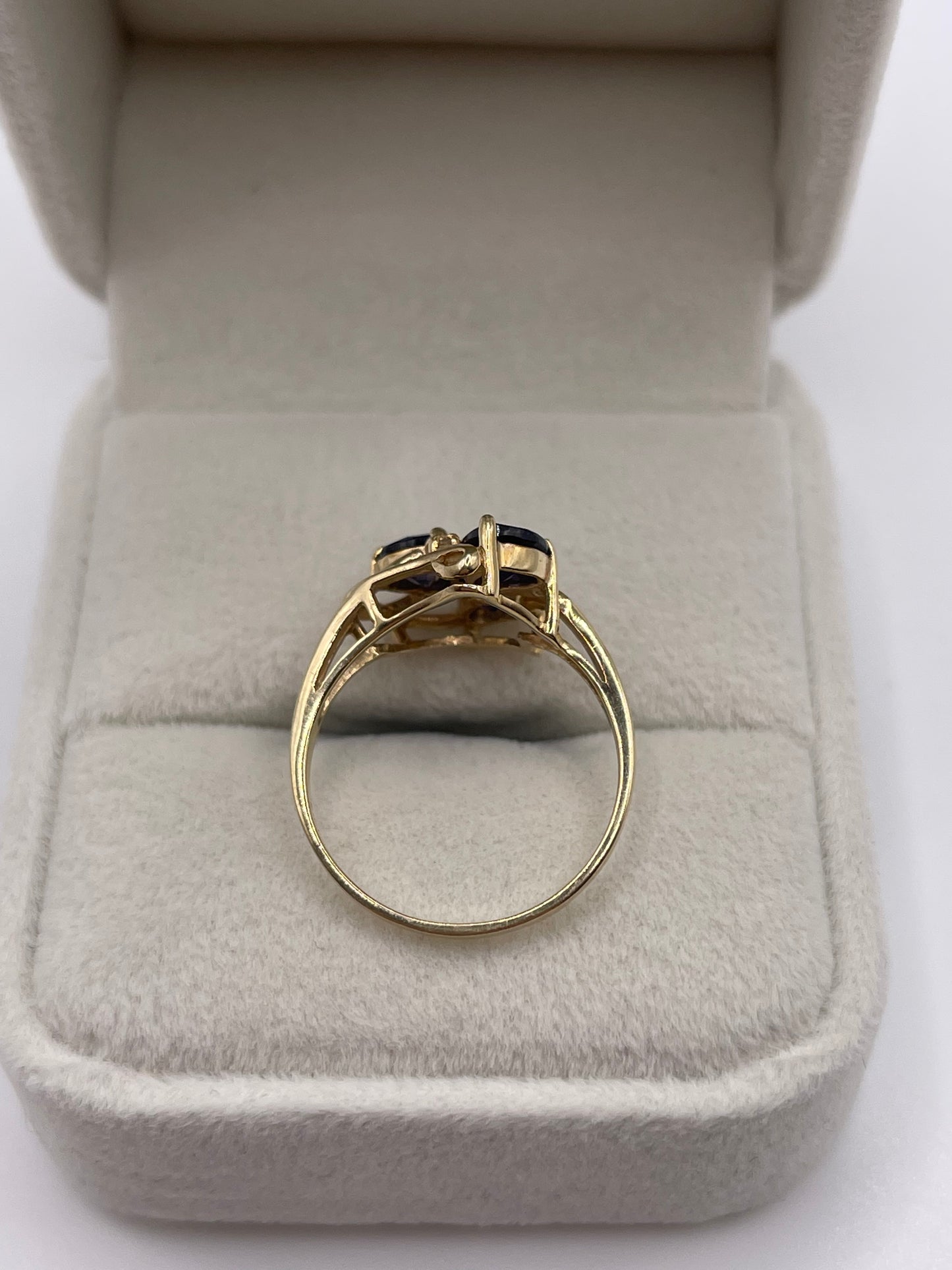 9ct gold iolite ring