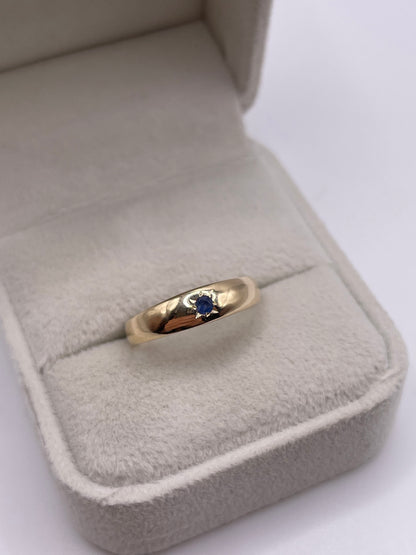 9ct gold sapphire gypsy ring