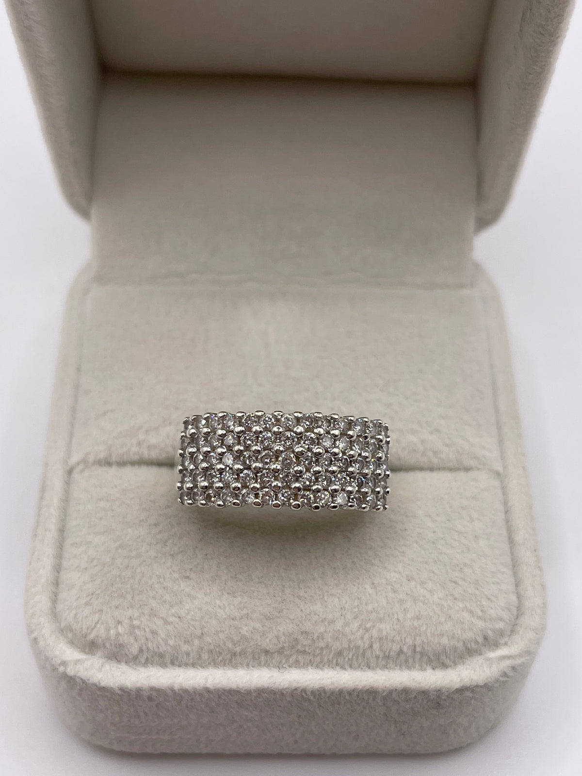 9ct white gold diamond cluster ring