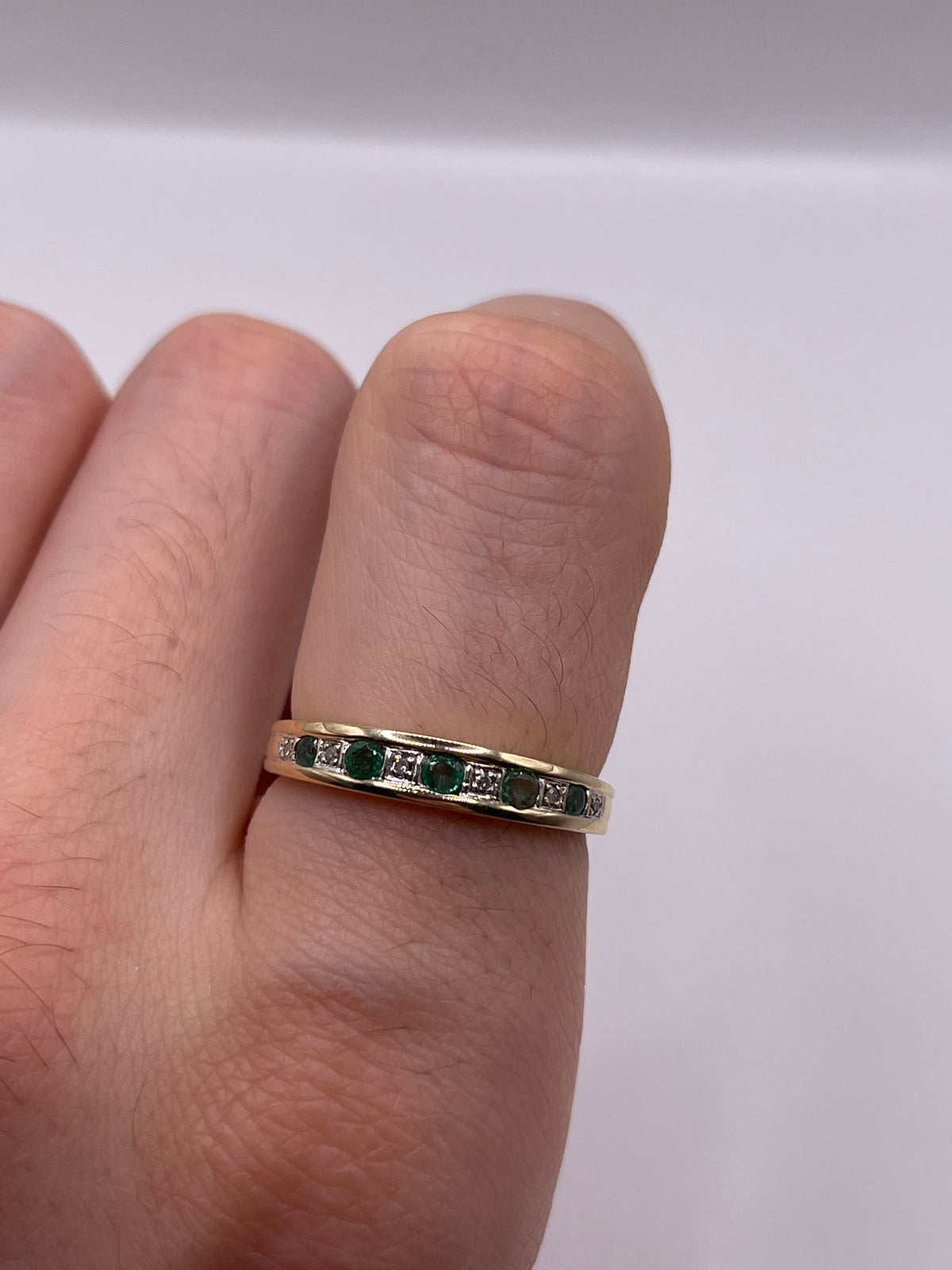 9ct gold emerald and diamond ring