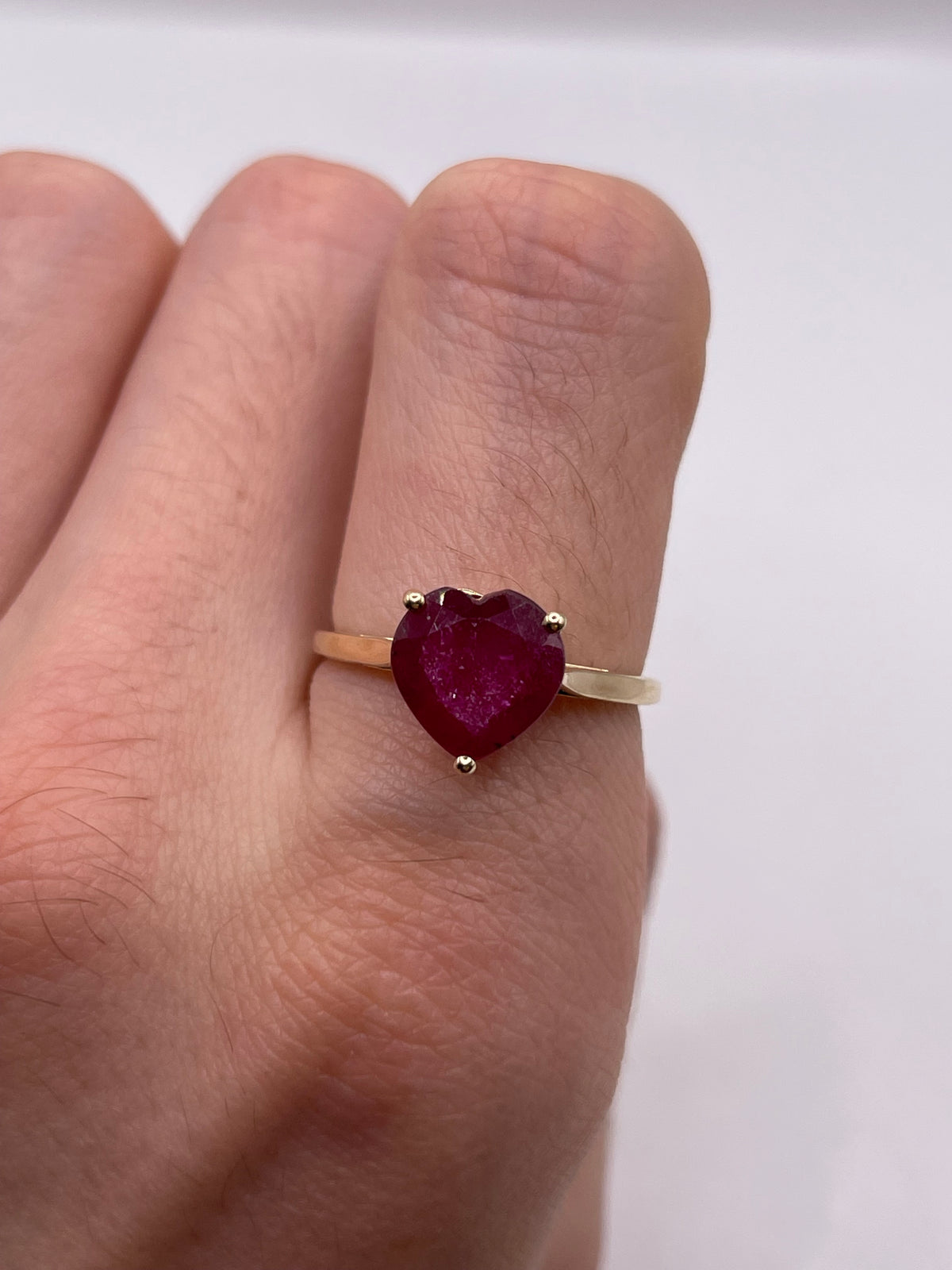 9ct gold ruby heart ring