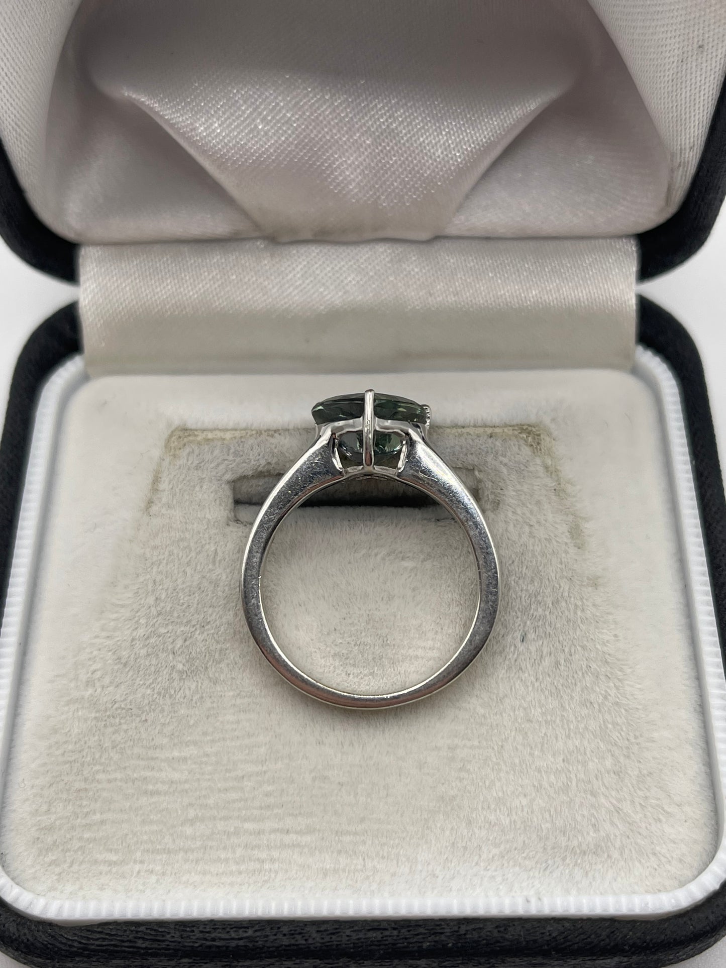 18ct white gold bi coloured heart shaped tanzanite ring