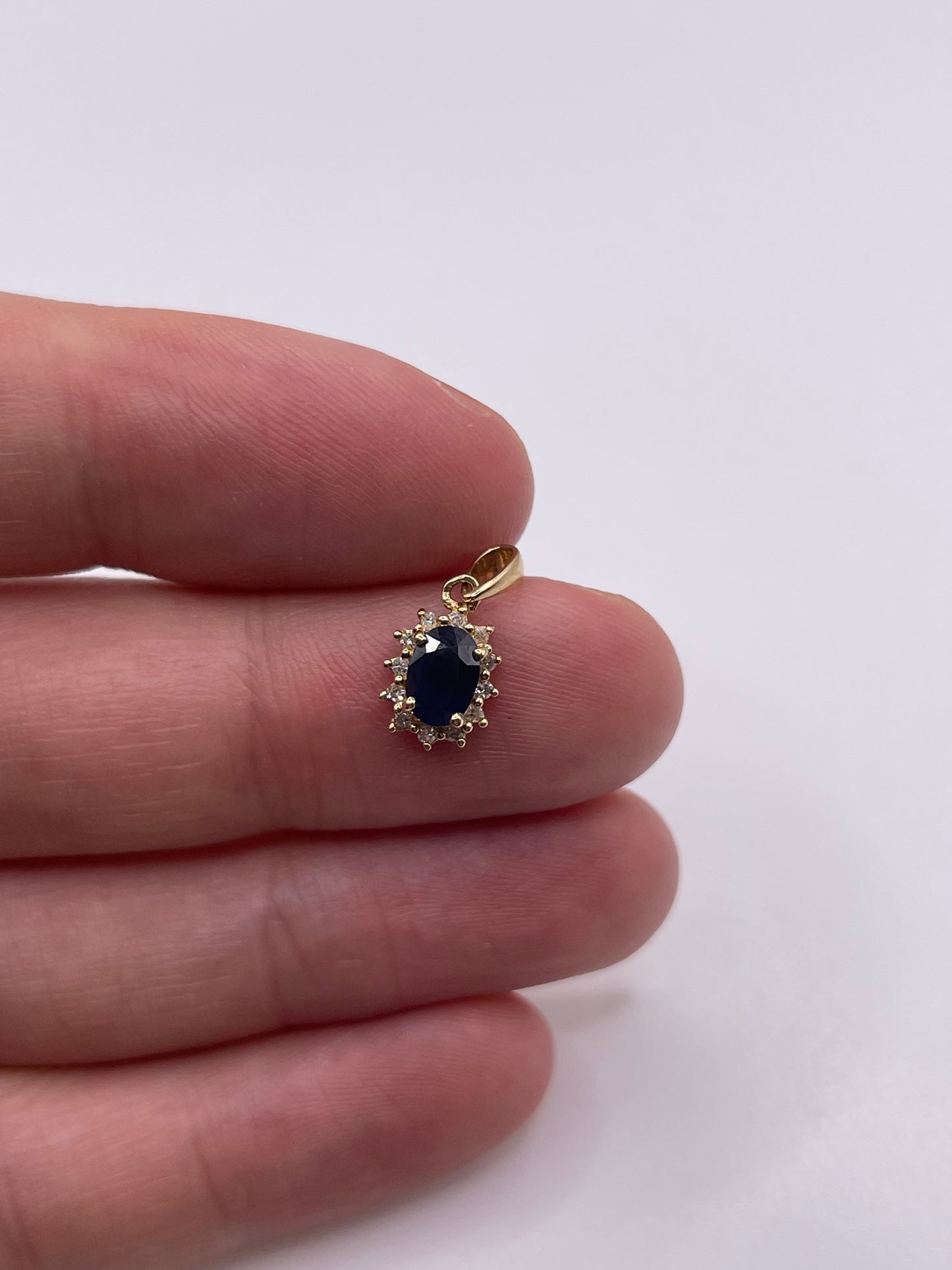 9ct gold sapphire and diamond pendant
