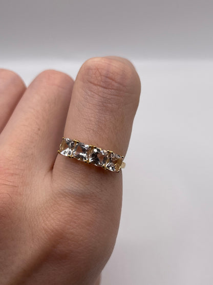9ct gold quartz ring