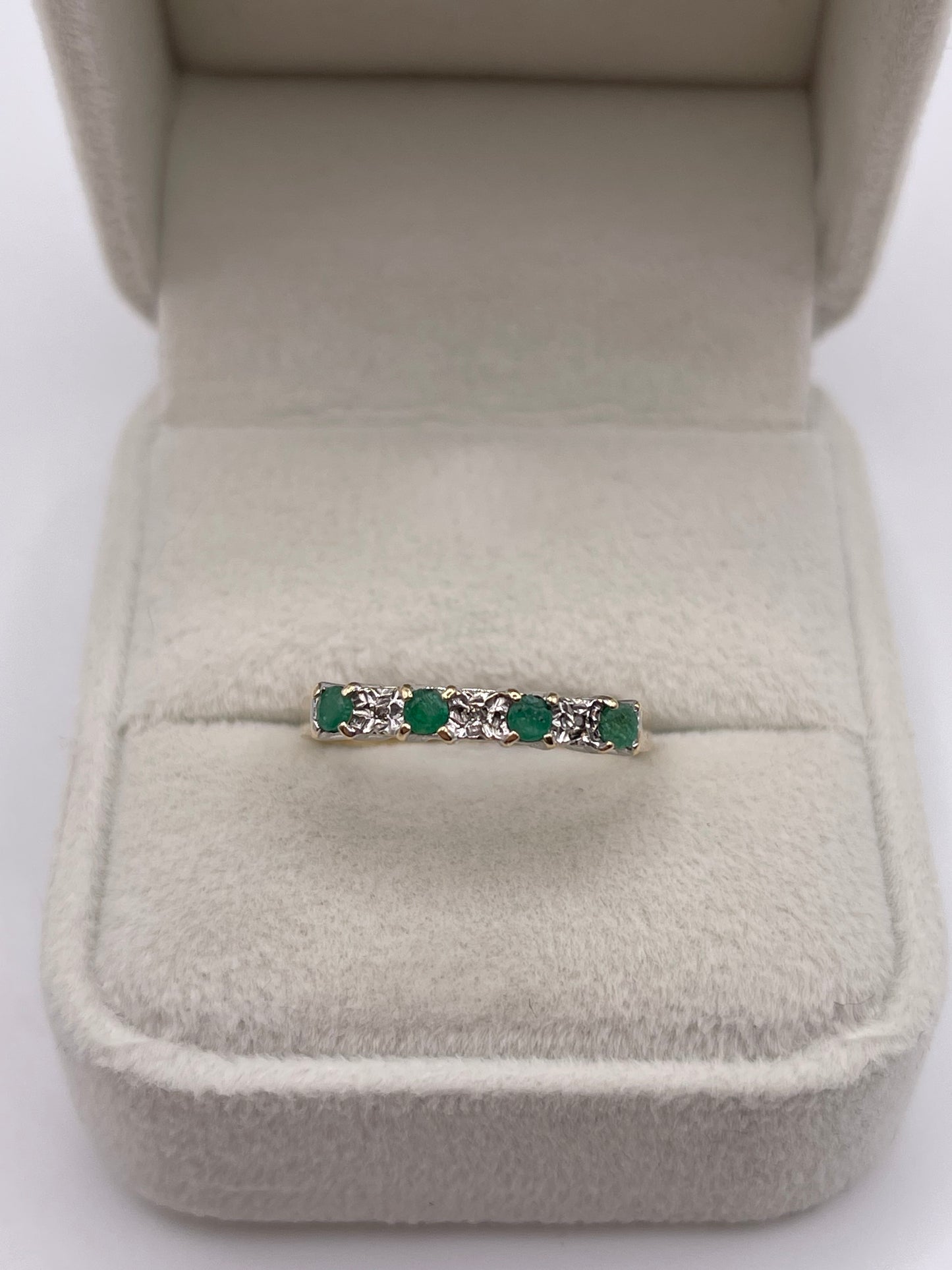 9ct gold emerald and diamond ring