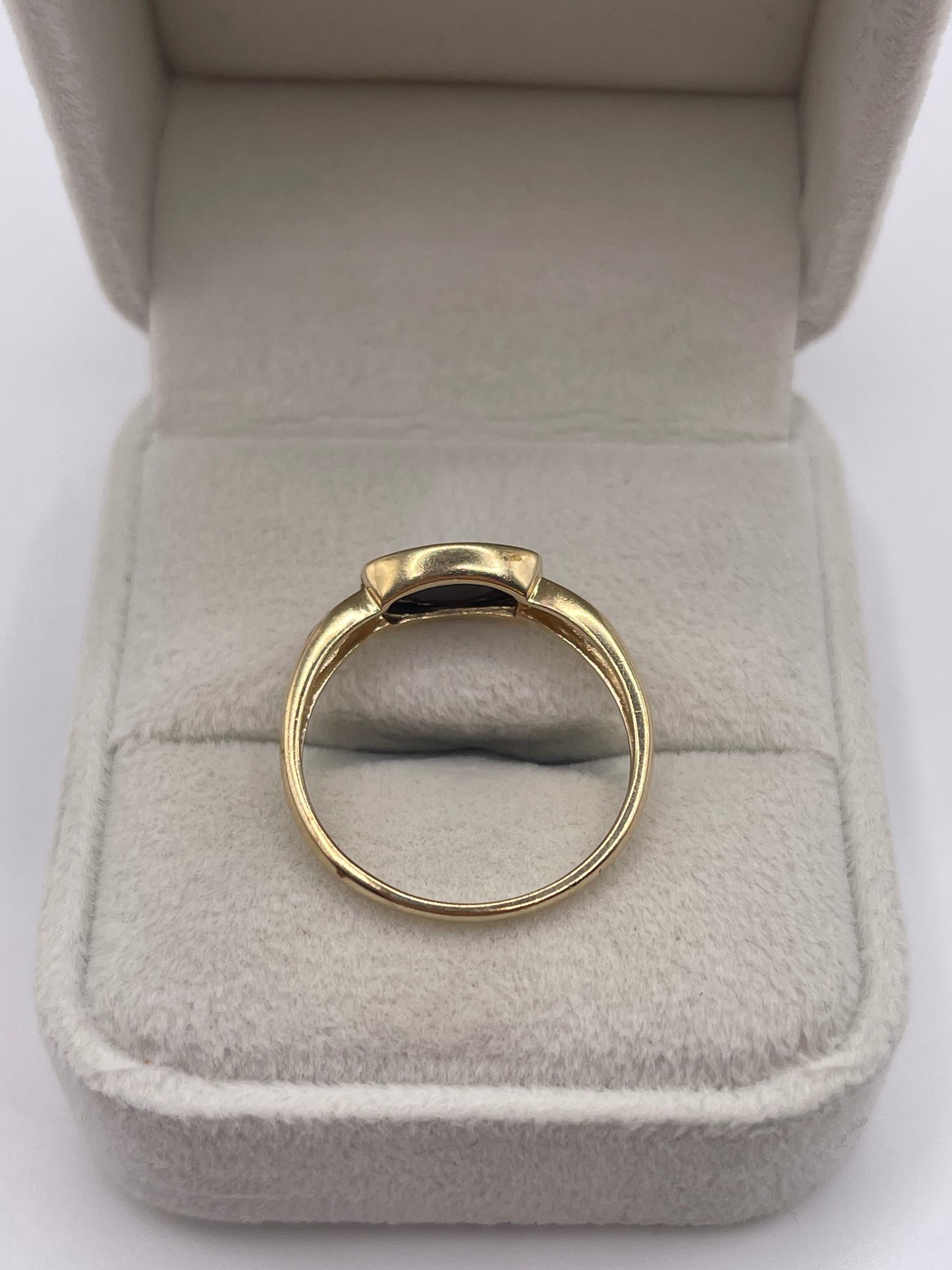 9ct gold black opal triplet ring