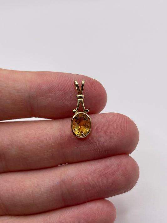 9ct gold citrine pendant