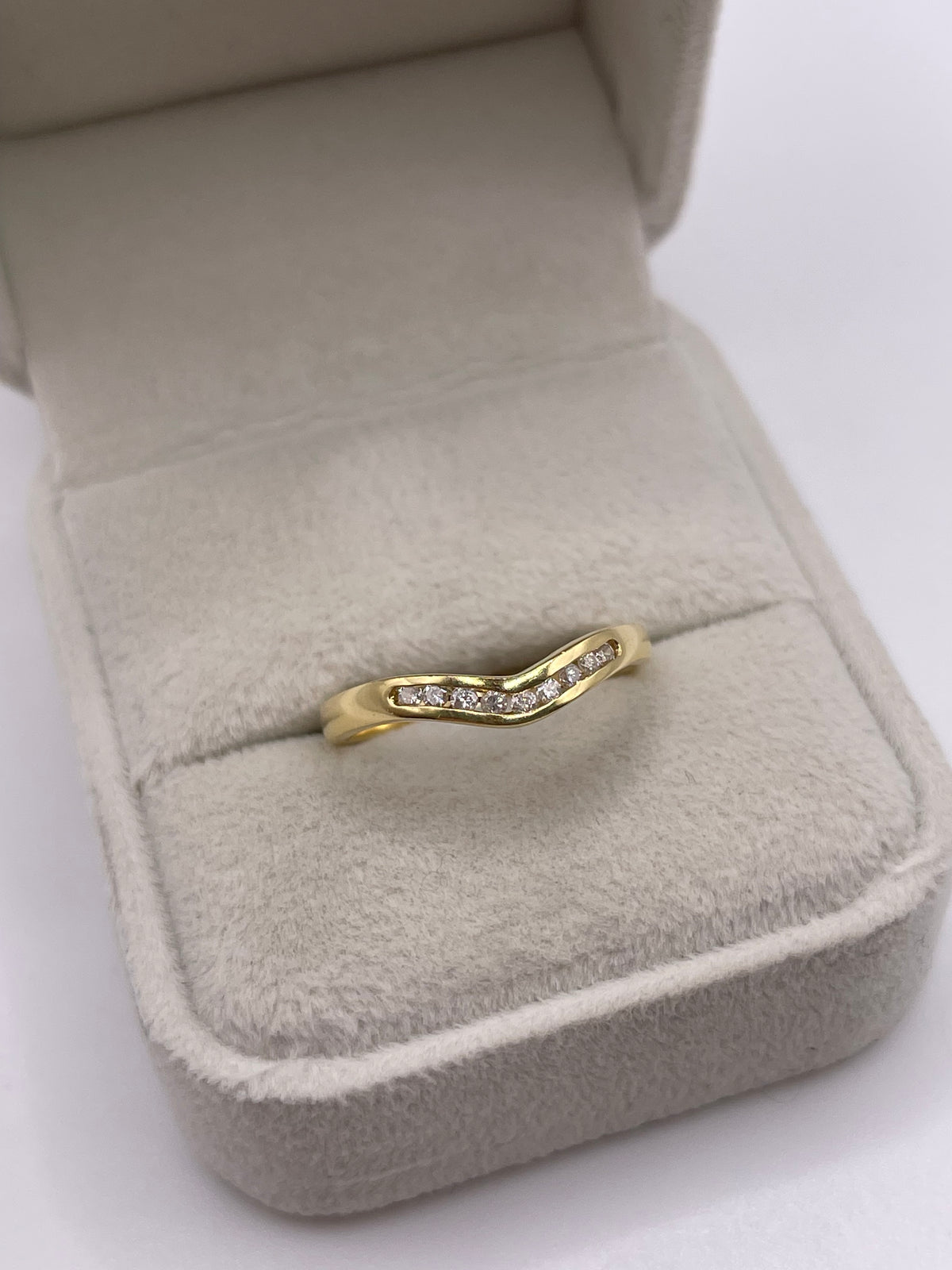 18ct gold diamond wishbone ring