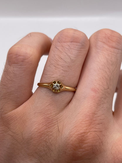 9ct gold old cut diamond gypsy ring