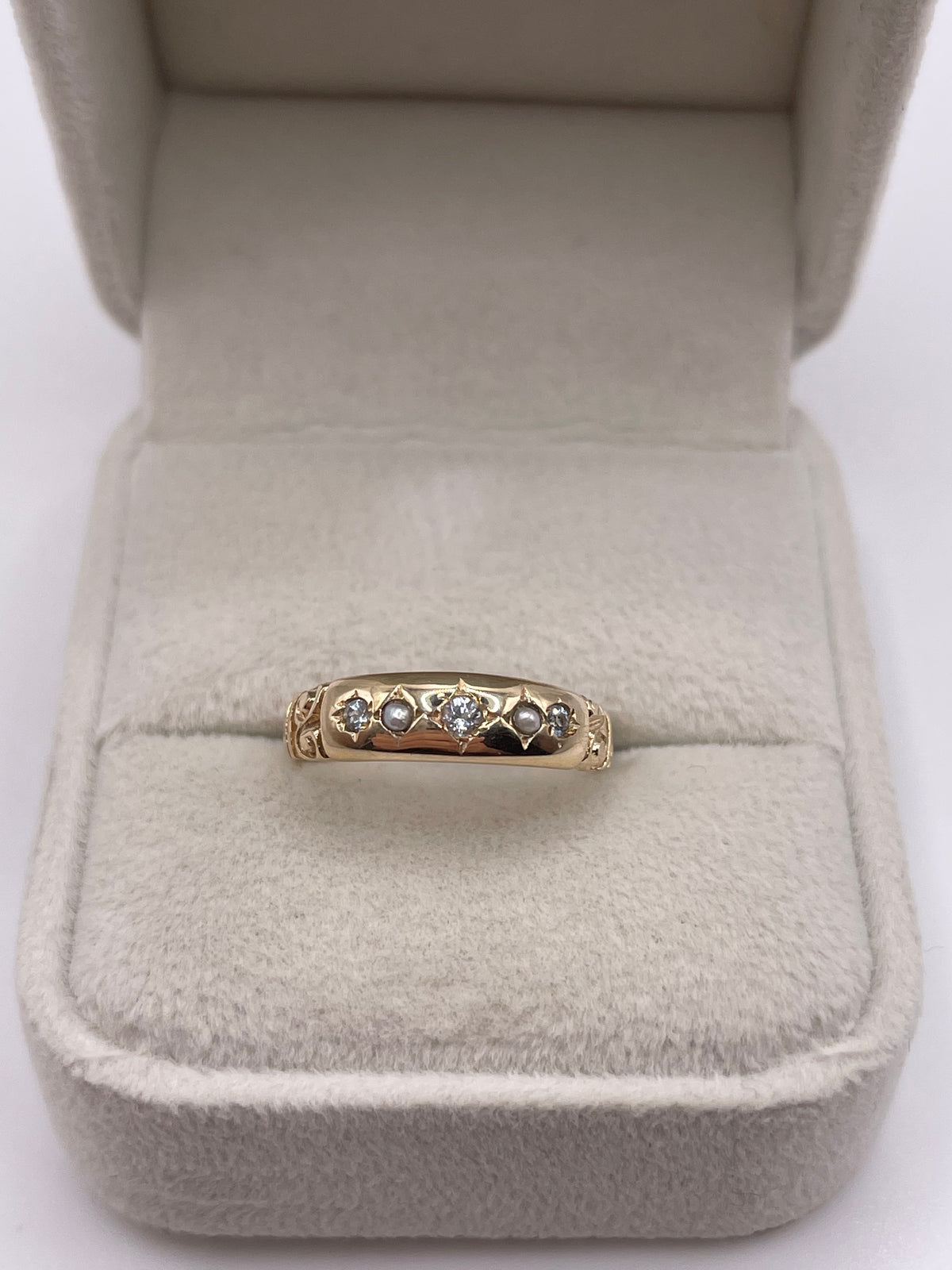 9ct gold topaz and pearl gypsy ring