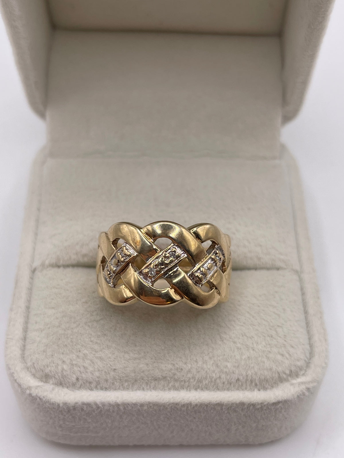 9ct gold diamond Celtic ring