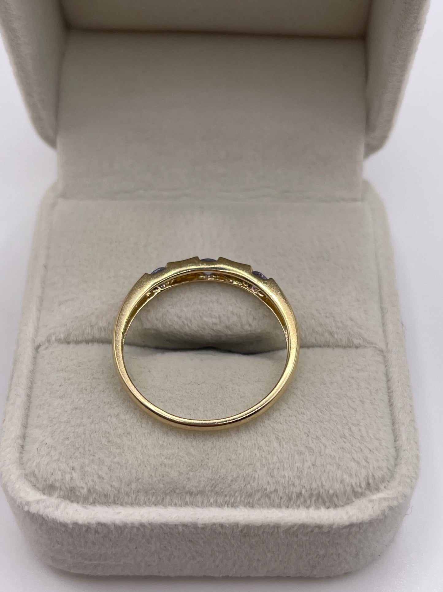 9ct gold tanzanite ring