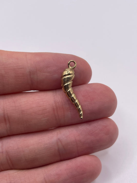 9ct gold horn of plenty pendant