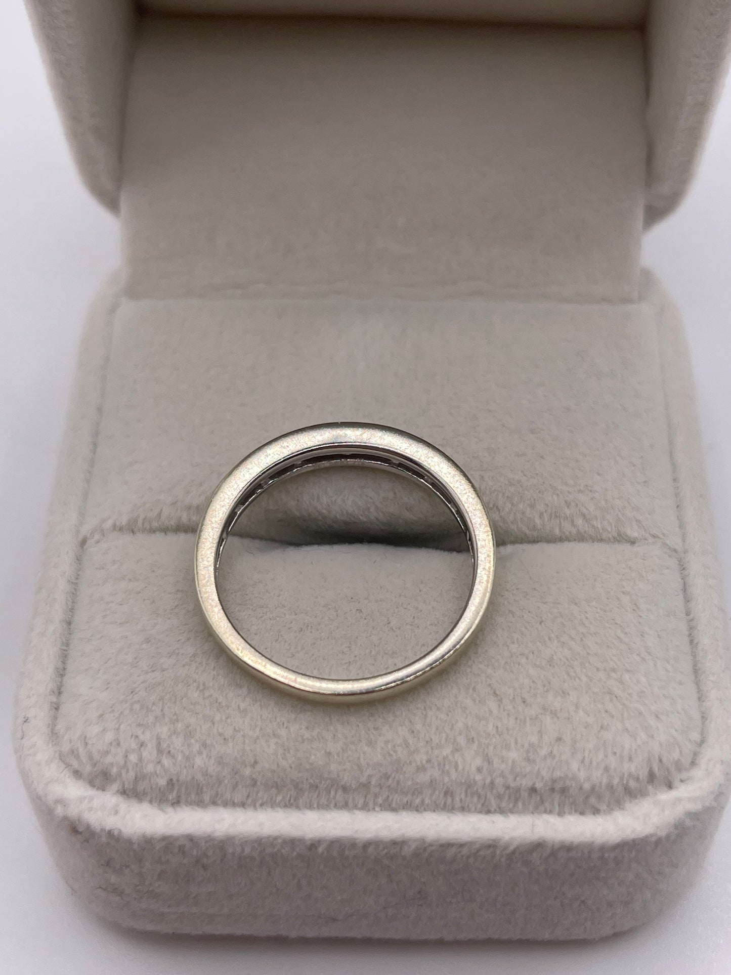 9ct white gold diamond ring
