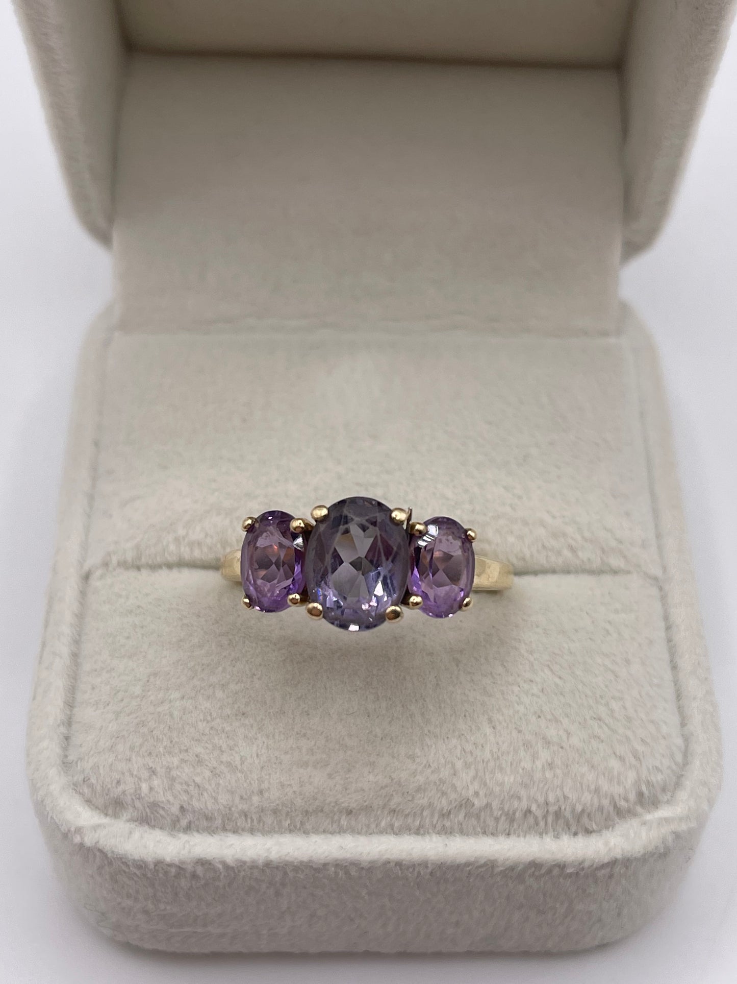 9ct gold iolite and amethyst ring