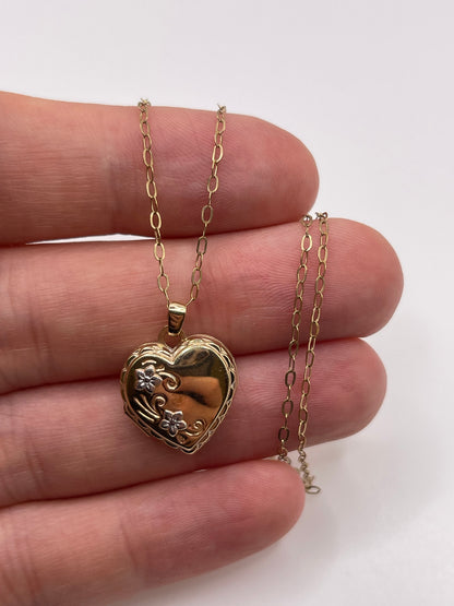 9ct gold locket necklace