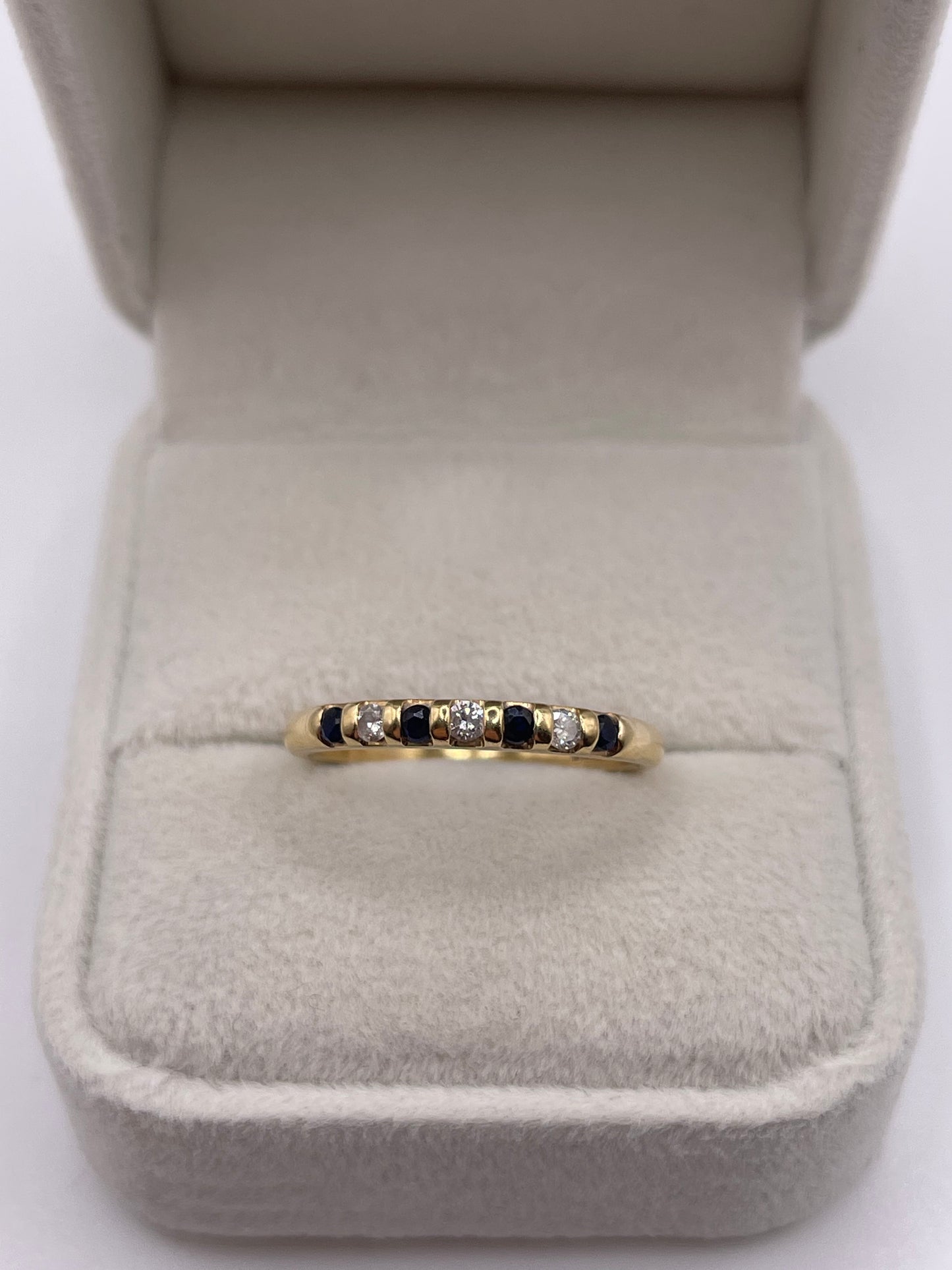 9ct gold sapphire and diamond ring