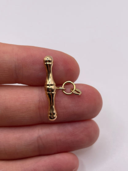 9ct gold t bar pendant