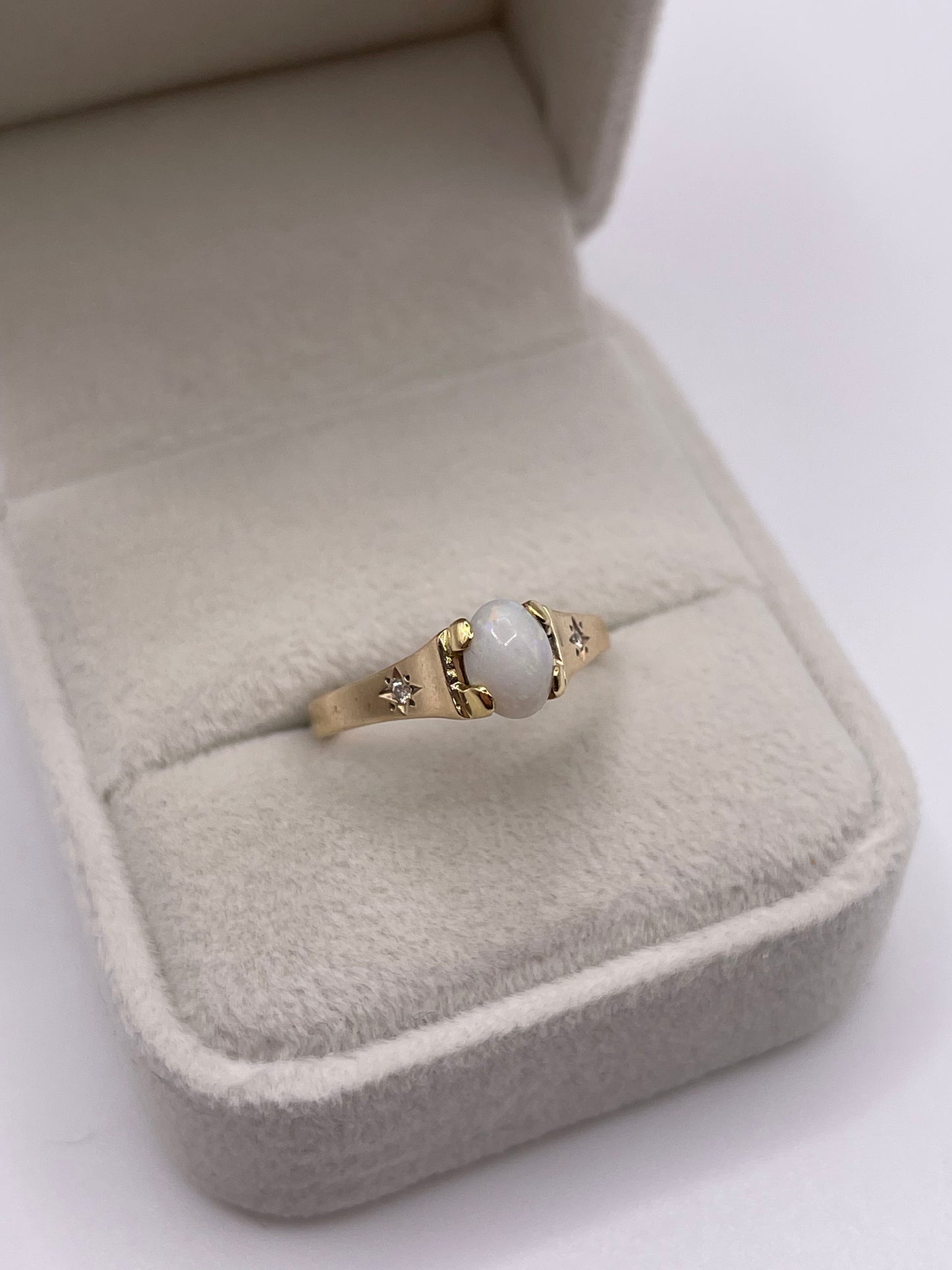 9ct gold opal and diamond ring