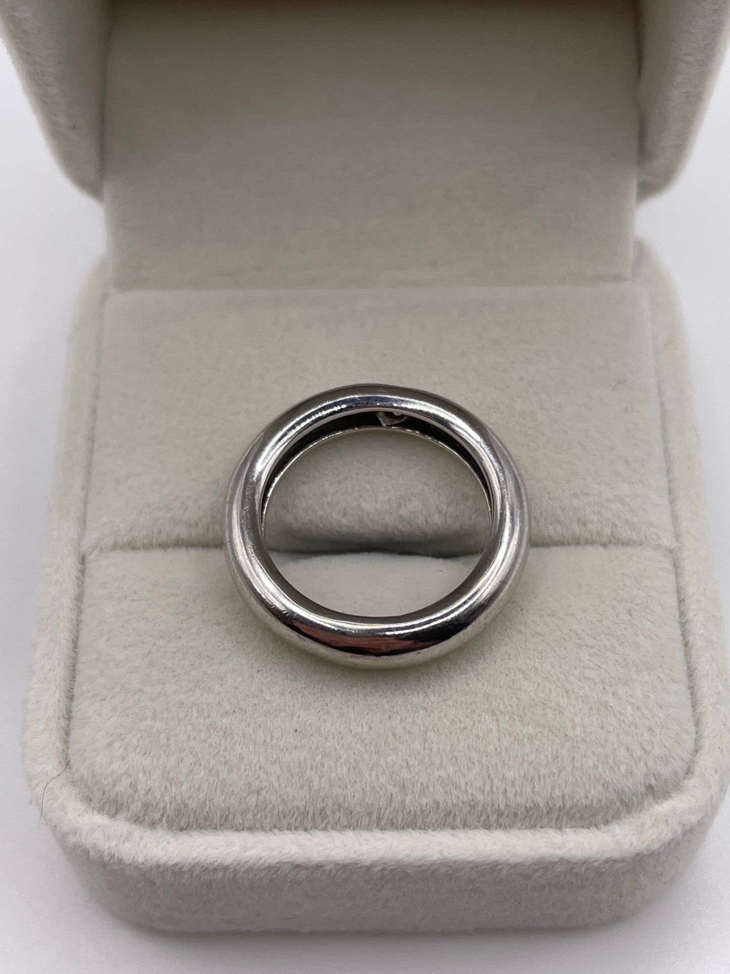 9ct white gold diamond ring