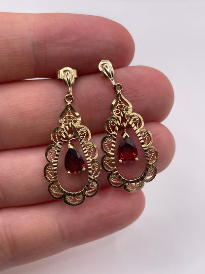 9ct gold garnet earrings