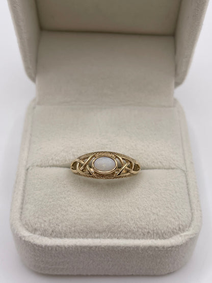 9ct gold opal ring