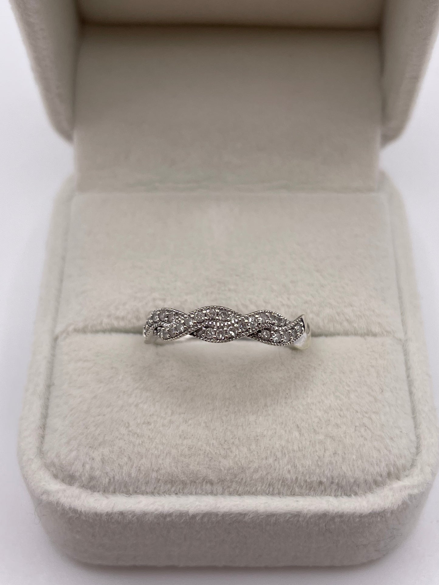 9ct white gold diamond ring