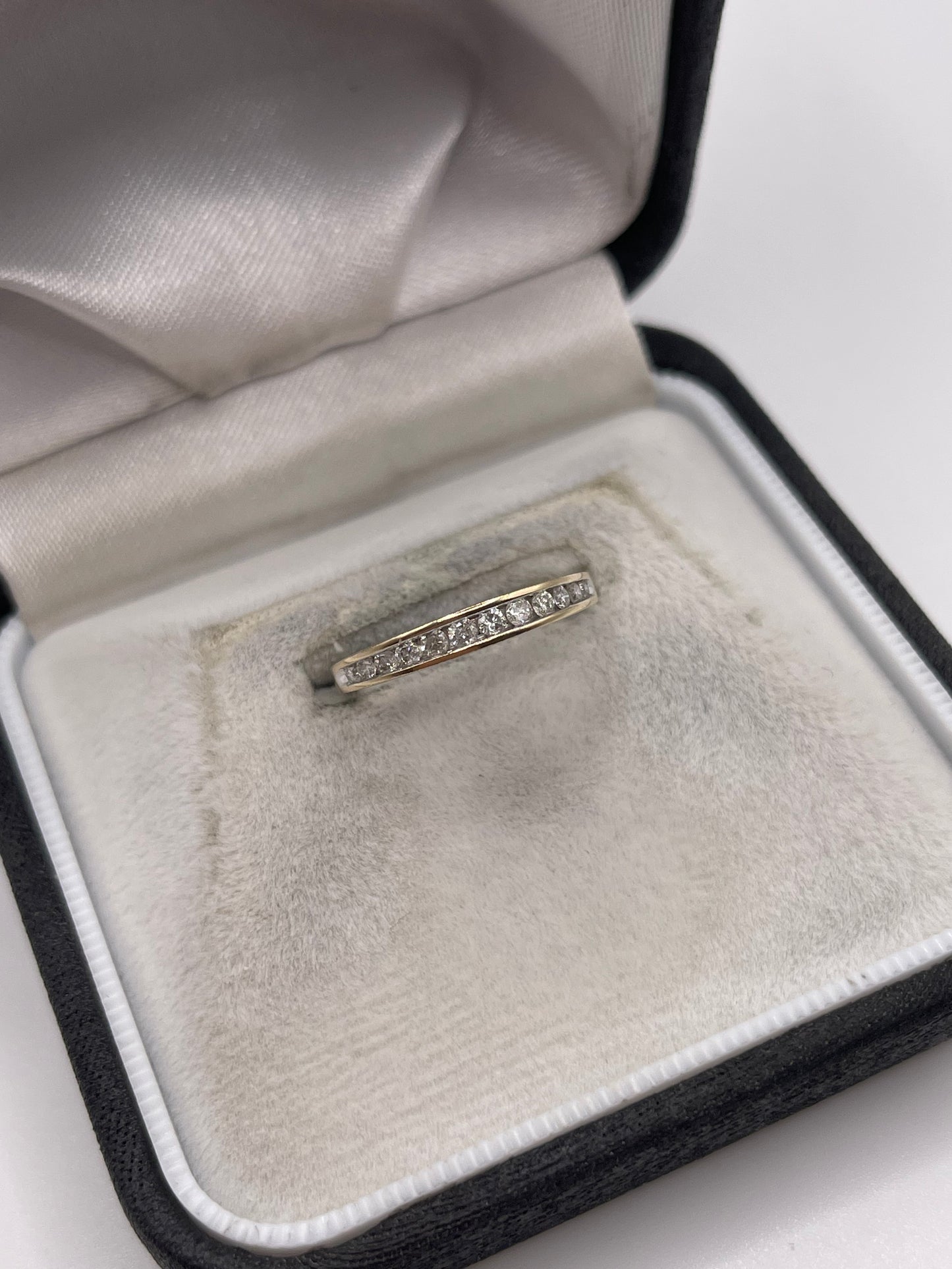 9ct gold 25 point diamond ring