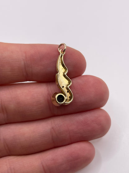 9ct gold cabochon sapphire and diamond pendant