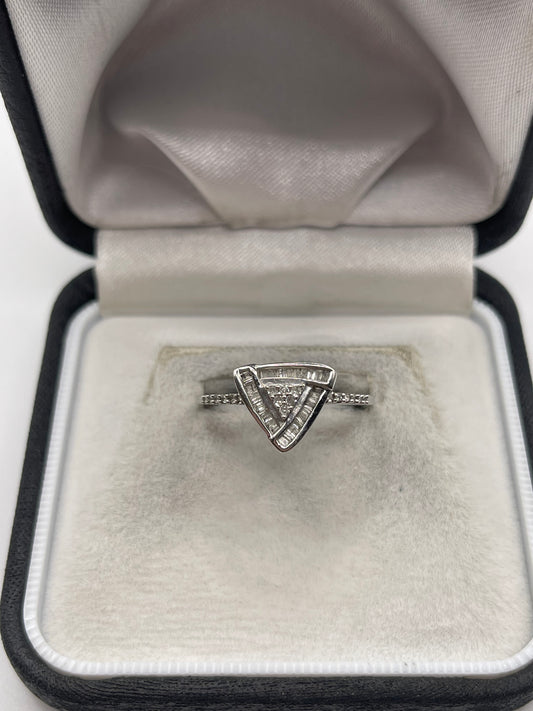 9ct white gold diamond cluster ring