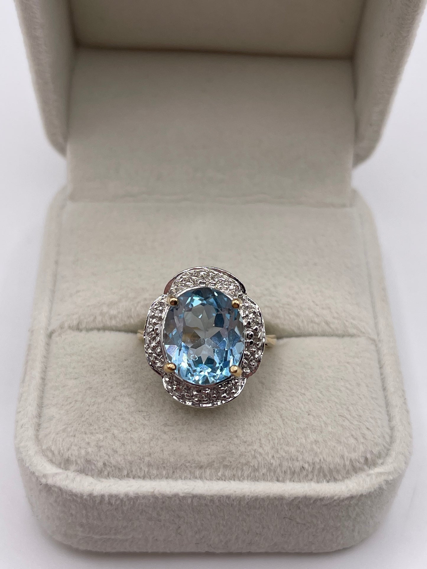 9ct gold topaz and diamond ring