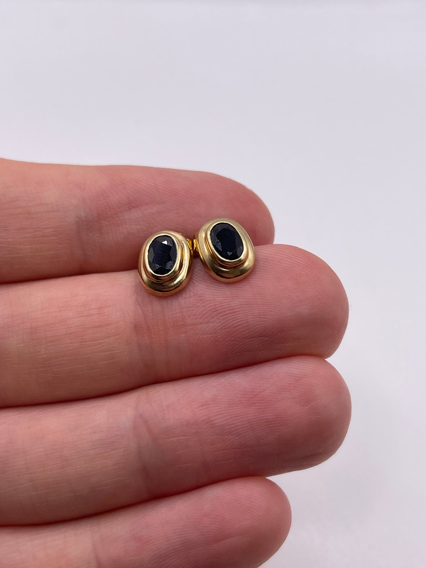 9ct gold sapphire earrings