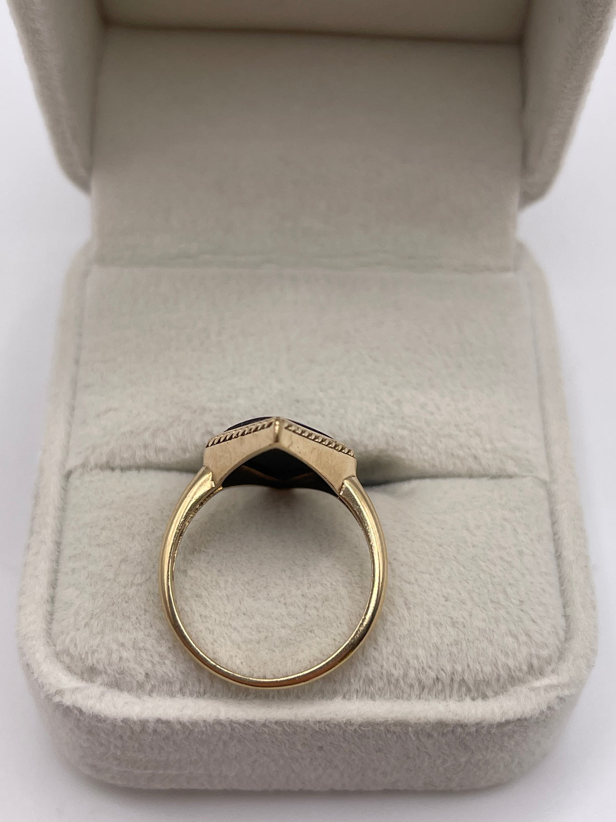 9ct gold onyx and diamond ring