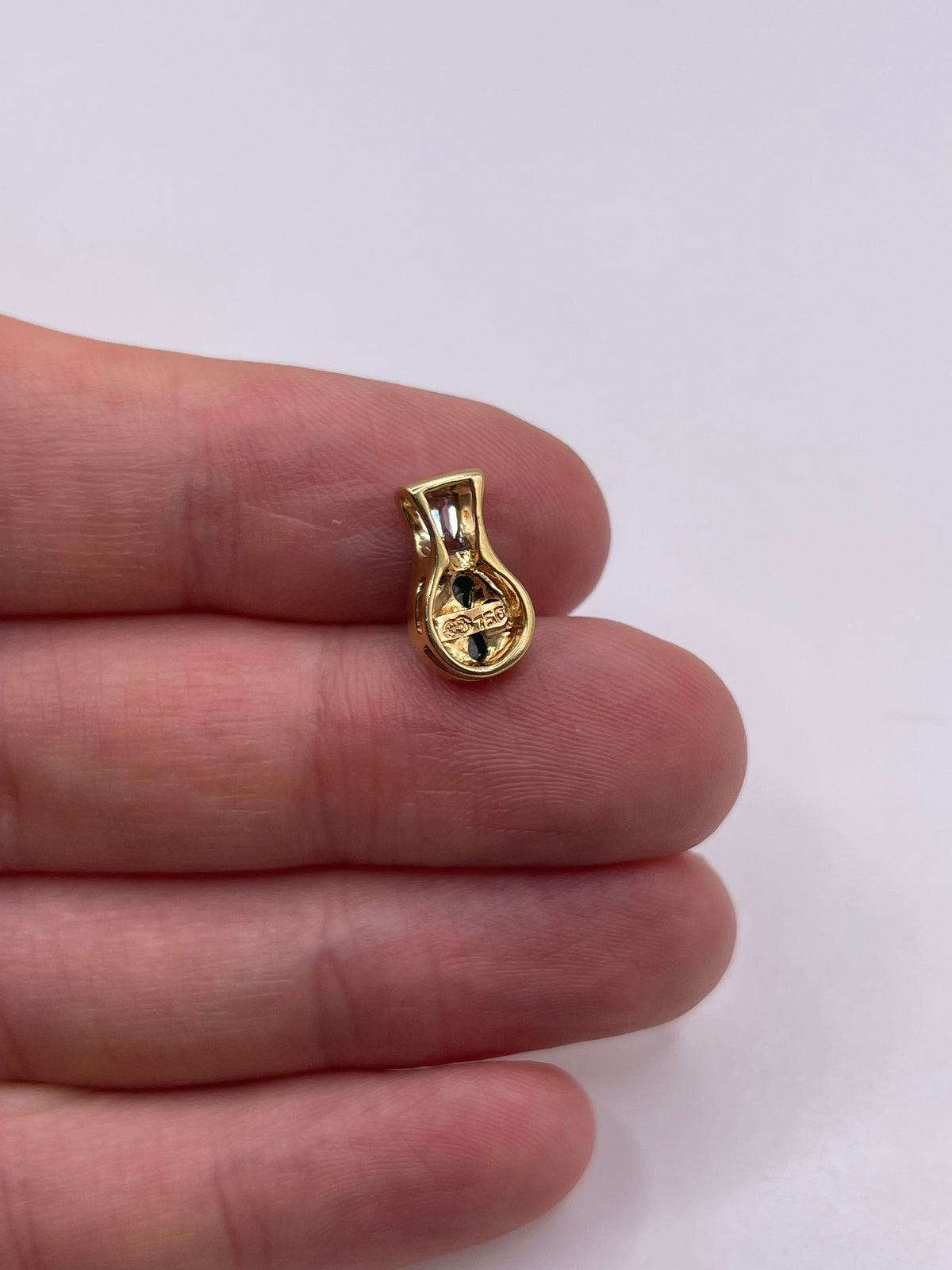 18ct gold jade and diamond pendant