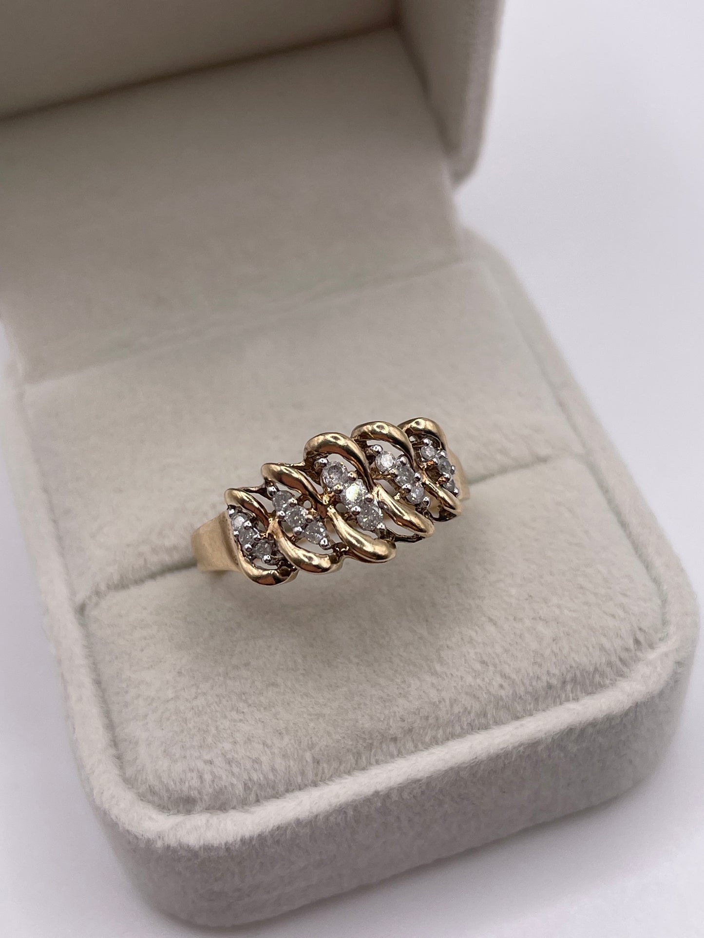 9ct gold diamond ring