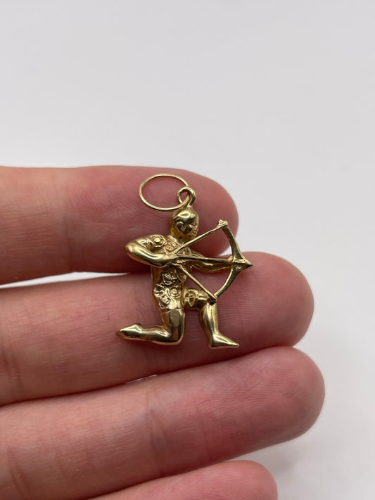 9ct gold Sagittarius pendant