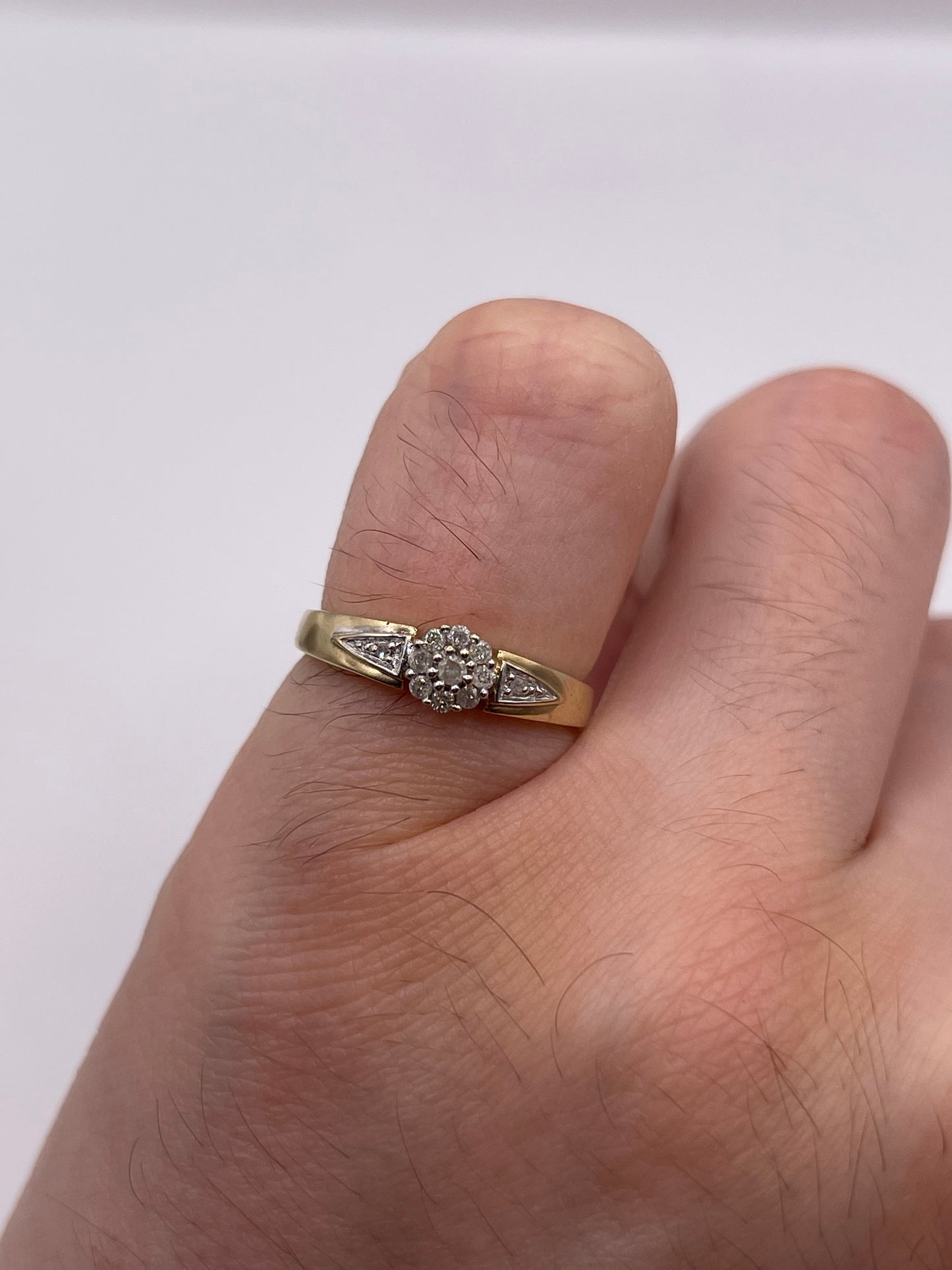 9ct gold diamond cluster ring