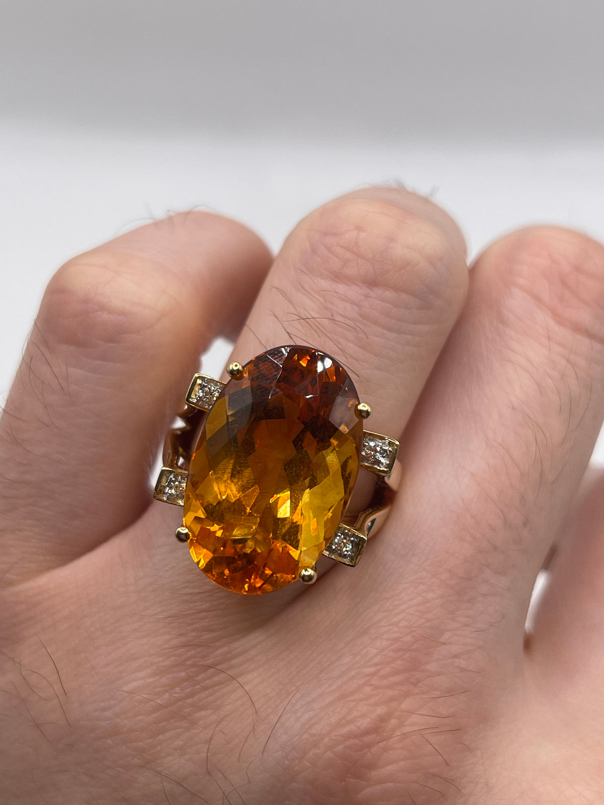 Heavy 18ct gold citrine and diamond ring